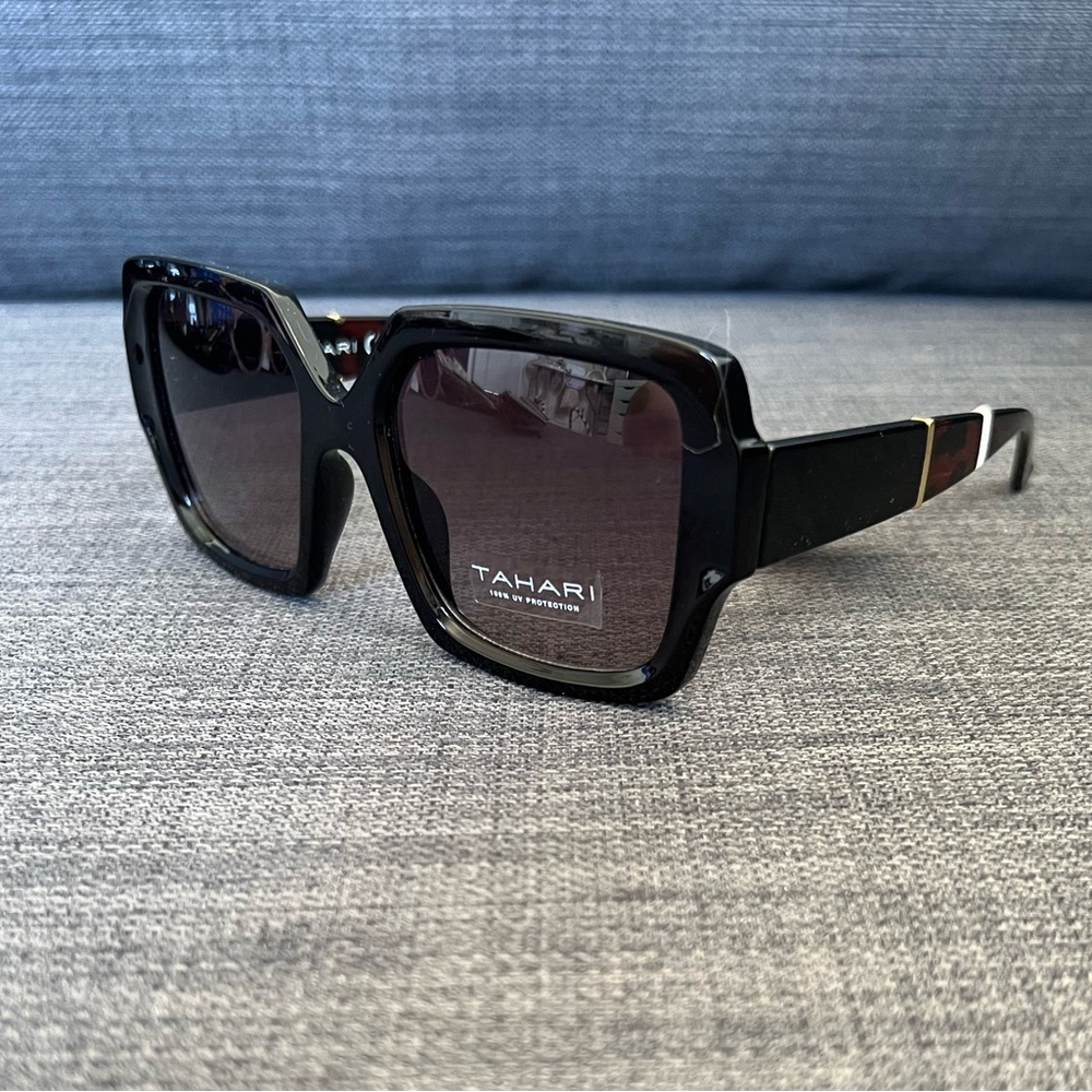 NWT TAHARI SUNGLASSES EYEWEAR ACCESSORY